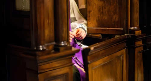 Mistero oltre le mura: Il caso delle Diocesi di Terni e Sassari scuote il Vaticano